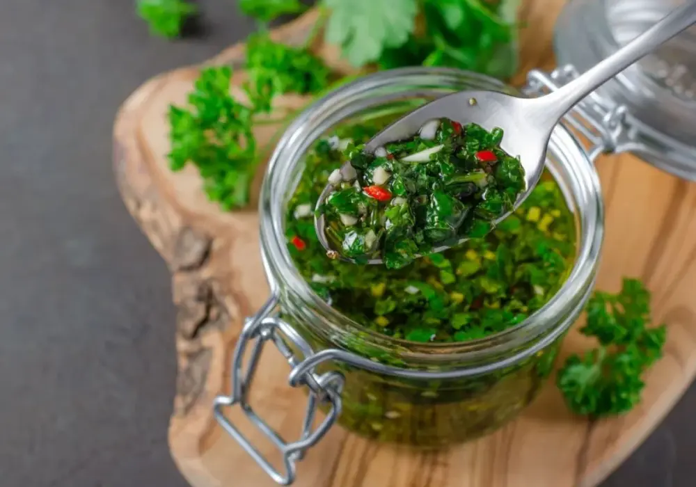 Chimichurri do przystawek - prosty przepis i najlepsze dodatki