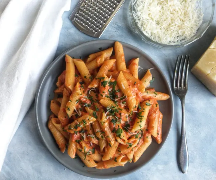 Penne alla vodka – prosty przepis, który podbije Twoje podniebienie