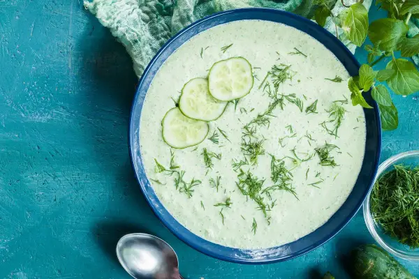 Zupa ze świeżych ogórków - Prosty przepis na idealny smak