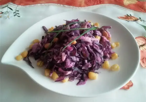 Surówka z czerwonej kapusty jak z restauracji - przepis idealny