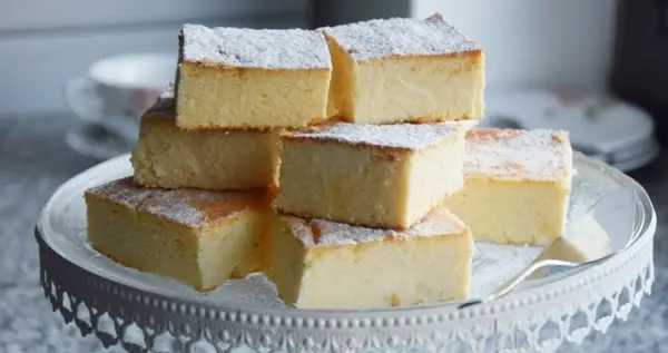 Sernik bez spodu - Kremowy i prosty? Poznaj przepis!