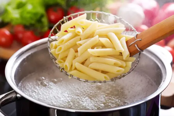 Idealny czas gotowania makaronu penne – jak uniknąć rozgotowania i osiągnąć al dente