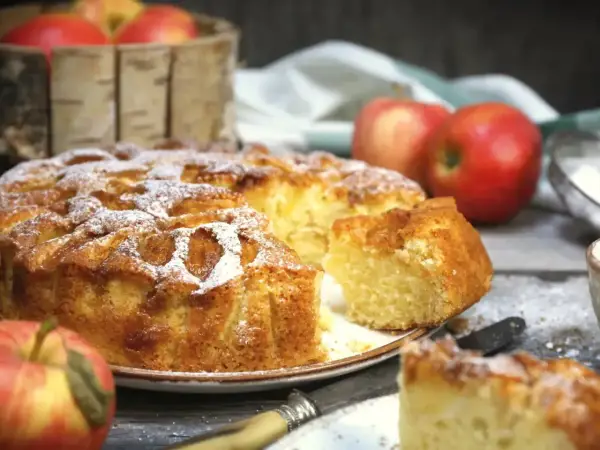 Wilgotne ciasto z jabłkami na oleju - przepis idealny?