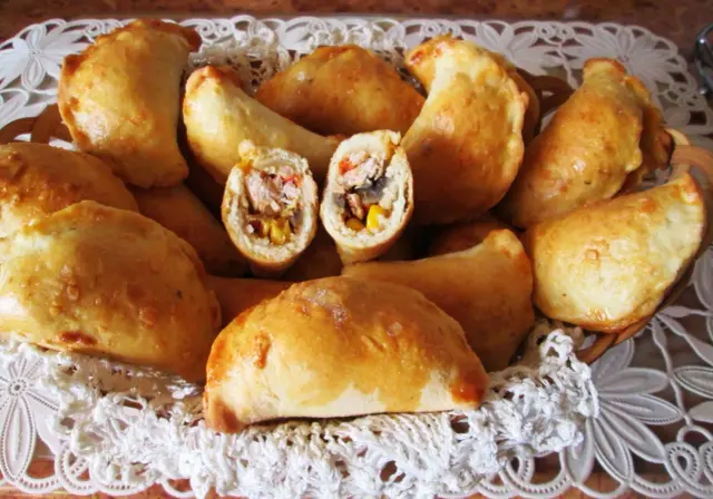 Pierogi meksykańskie z pikantnym farszem - sprawdzony przepis